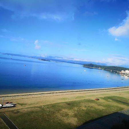 Precioso Apartamento En Primera Linea De Playa Vilagarcia de Arousa Exteriör bild