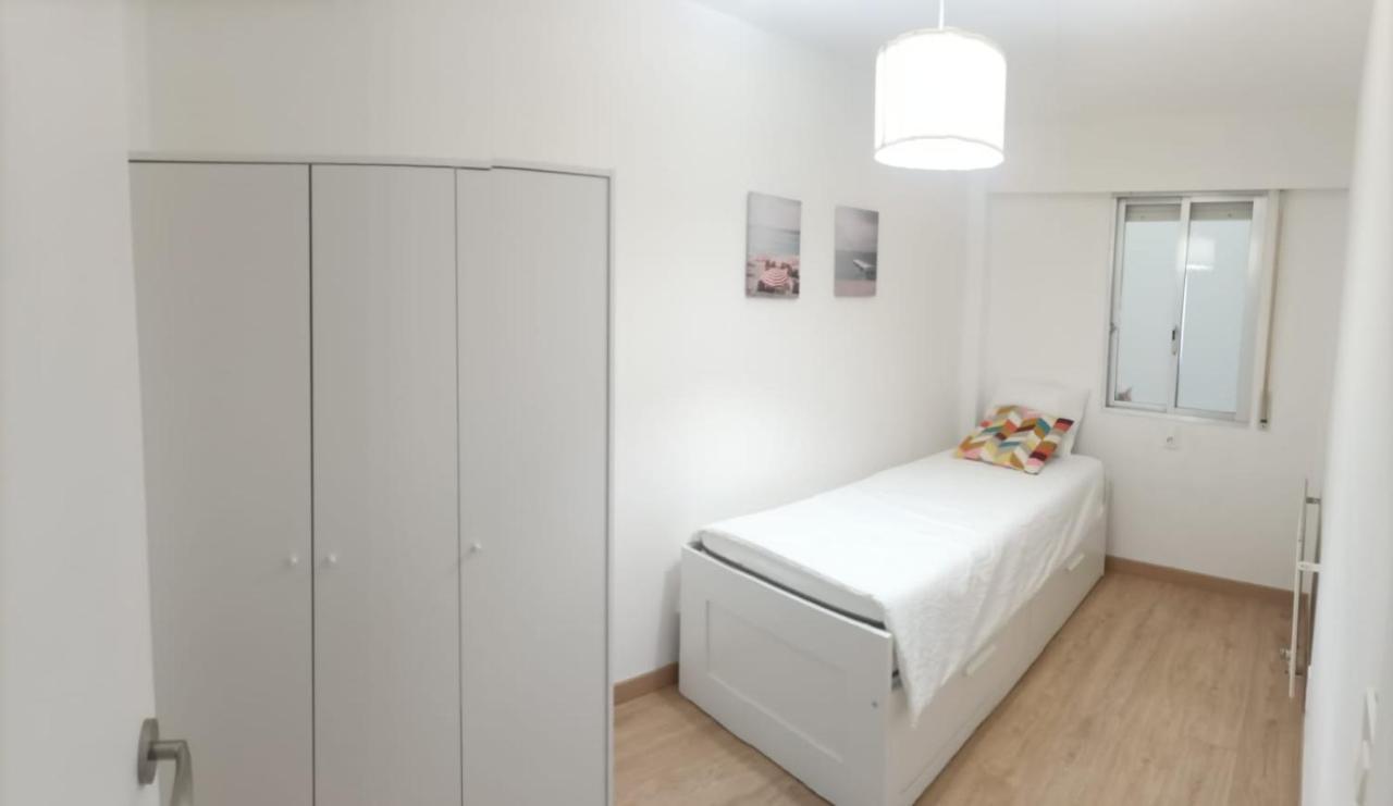 Precioso Apartamento En Primera Linea De Playa Vilagarcia de Arousa Exteriör bild